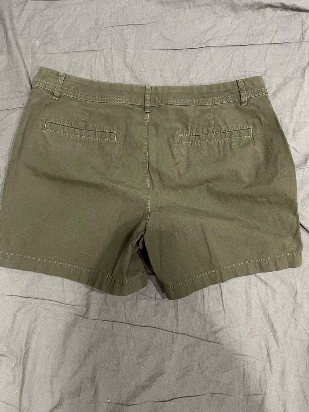 Banana Republic Olive Chino Shorts - Picture 3 of 7